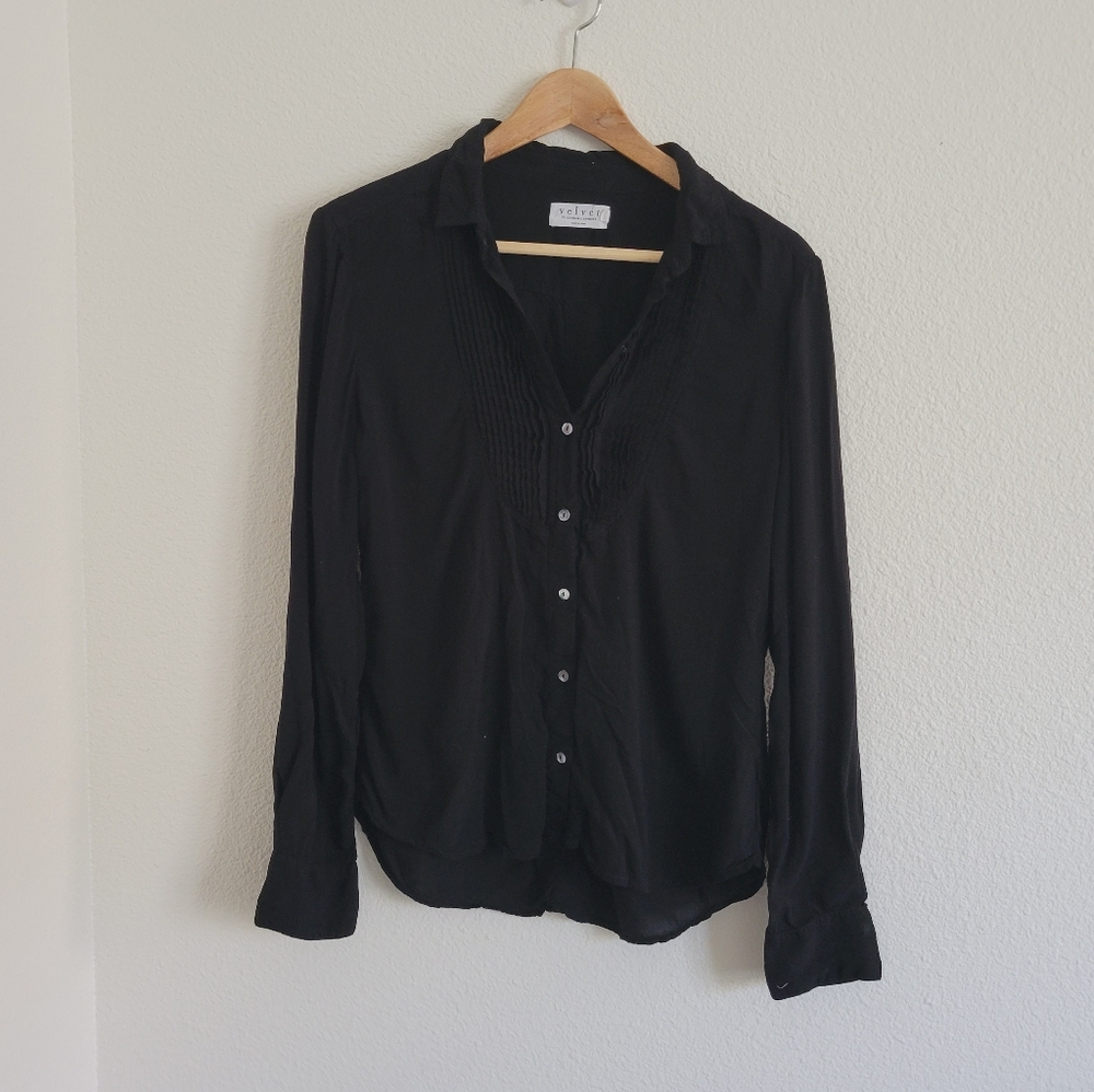Velvet size medium black long sleeve button down.